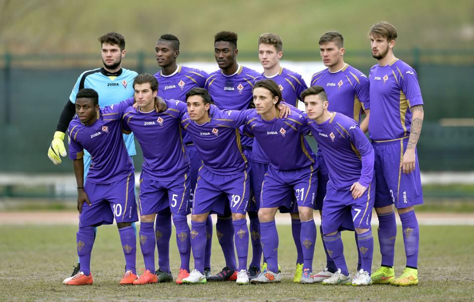 La Fiorentina, prima della sfida col Cesena, nel girone: col numero 10 Bangu, il miglior talento della squadra. Pegaso News